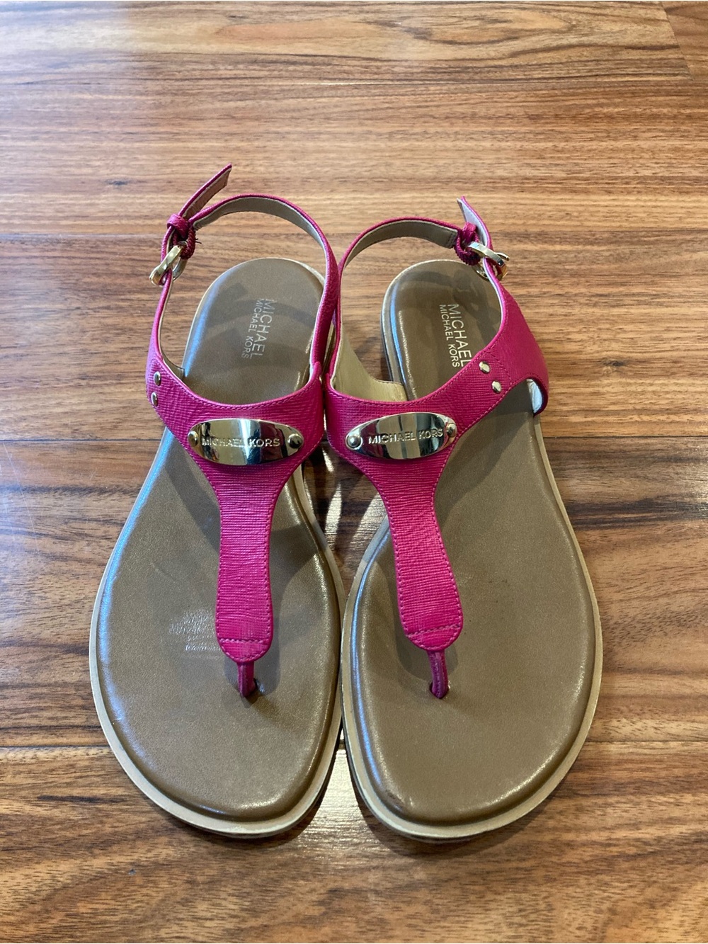 Michael Kors Pink T-Strap Sandals Women’s SZ 7.5M Buckle Strap | Logo
